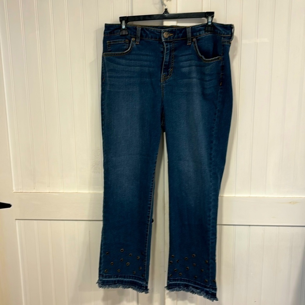 Style & Co straight crop jeans, fringed hems w/metal rivets size 12